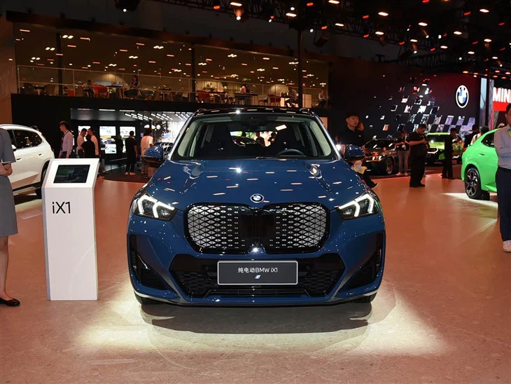 BMW IX1 2025 Model Electric SUV 